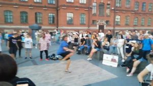 Брейк данс в Санкт-Петербурге на улице.