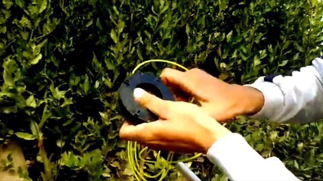 Como CAMBIAR TANZA de una BORDEADORA o DESMALEZADORA (Facil y rapido) смотреть онлайн