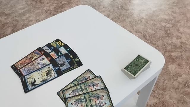 Скучает ли по вам загаданный мужчина? | Расклад Таро смотреть онлайн