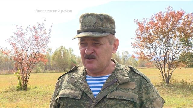 Суворовцы Уссурийского училища выполнили первые прыжки с парашютом смотреть онлайн