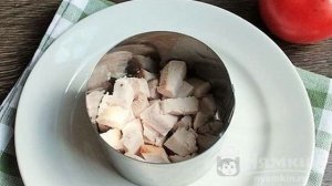 Брутальный салат с копченой индейкой