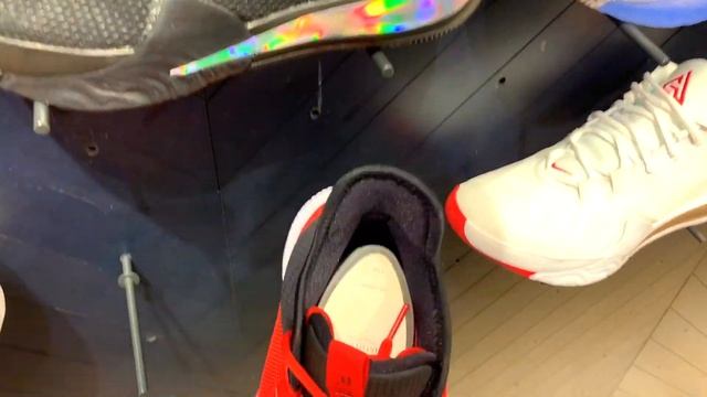 США ВЛОГ | Цены на Спортивную Одежду и Обувь в Америке | СКОЛЬКО стоят Кроссовки в США смотреть онлайн