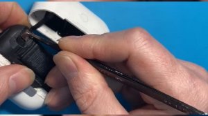 AirPods Pro - не заряжается кейс для наушников.