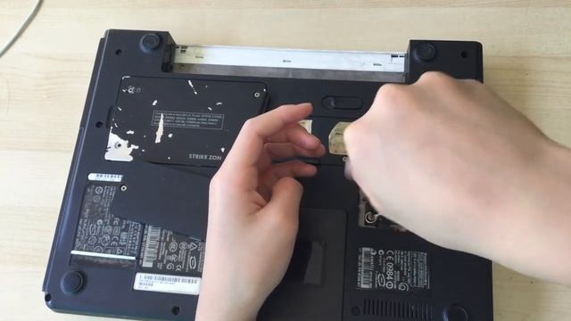 How to Replace the CPU in a Dell Inspiron 640m смотреть онлайн