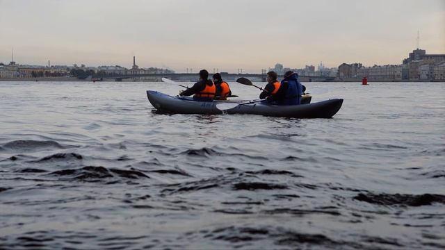 Сплав в Питере по Неве на каноэ