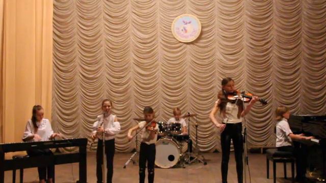 Fa-Mi-Ly - Cheap Trills Sia (instrumental cover) смотреть онлайн