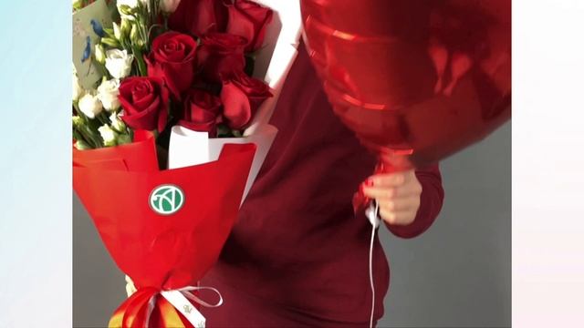 Набор размер L с букетом из красных роз 50 см Эквадор и лизиантуса смотреть онлайн