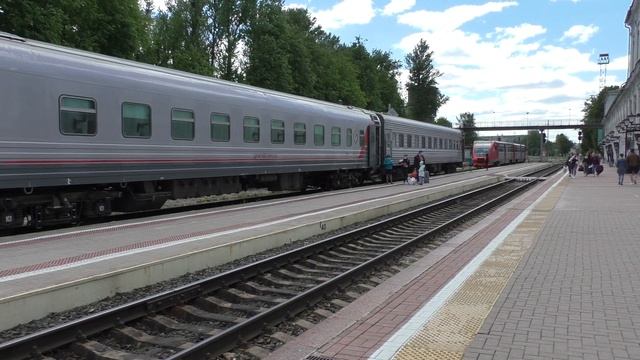 Самый короткий поезд дальнего следования Псков – Чудово – Евпатория смотреть онлайн