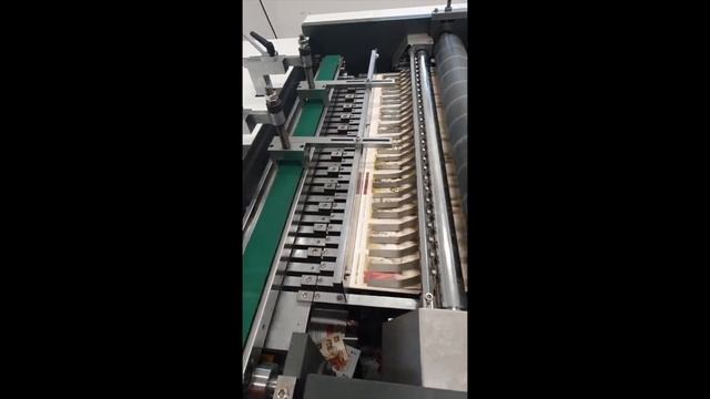 PK108-110 Automatický stroj na řezání a snášení karet смотреть онлайн