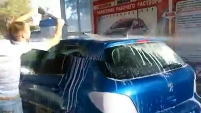 Митя с папой на мойке самообслуживания . Нас не догонят. смотреть онлайн