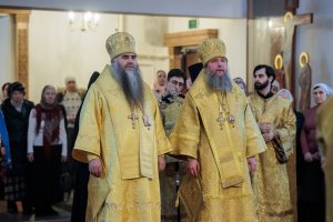 Божественная литургия.Подворье Свято-Троицкого Серафимо-Дивеевского женского монастыря.Среднеуральск