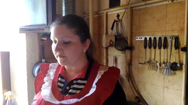 Куриный бульон. Рецепт для начинающих. Плюс мягкие гренки из черствого хлеба. смотреть онлайн