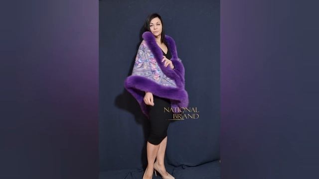 Павловопосадский платок "Осенние колокола" с песцом смотреть онлайн