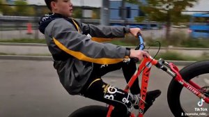 СТАНТ НА ВЕЛОСИПЕДЕ. ТРЮКИ , ПАДЕНИЕ