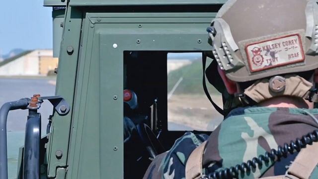 U.S. Air Force Security Forces Cops who Conduct Exercise of Defend the Base at Kunsan Air Base│Kore смотреть онлайн