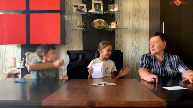 КТО УМНЕЕ: КИРИЛЛ ИЛИ БАБУШКА?ЧЕЛЛЕНДЖ. WHO IS SMARTER: KIRILL OR GRANDMOTHER?/Два бобра и один сав смотреть онлайн