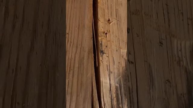 Почему не стоит делать опорный столб из целого бруса?? смотреть онлайн