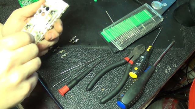 Разбираю и чищу контакты кнопок и все работает отлично . смотреть онлайн