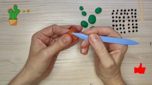 Лепим из пластилина ? кактус в горшочке.