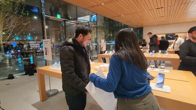 Upgrading to New Toy for App Development  Exploring Apple Store Outlet!!