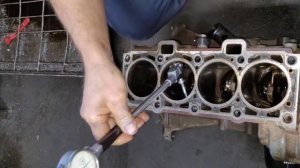 Vesta 1.6l  Пробег 46 000км.Расход масла 600гр. на 1000км. Переделываем под 124 мотор