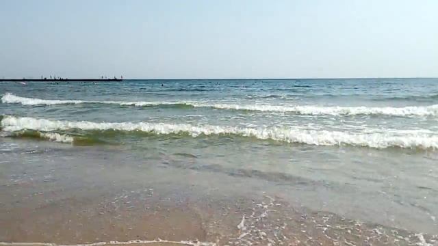 Море- мир бездонный!Пенный шелест волн прибрежных...