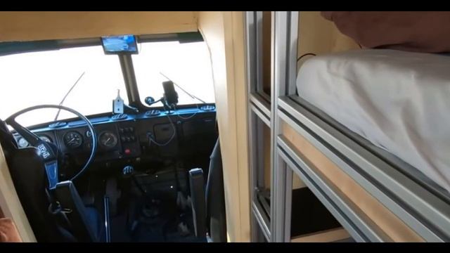 РУКАСТЫЕ немцы СДЕЛАЛИ из старого «Урала» новый ШИКАРНЫЙ автодом смотреть онлайн