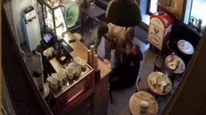 В Одессе сотрудник ТЦК кинулся с кулаками на руководителя подразделения содействия.