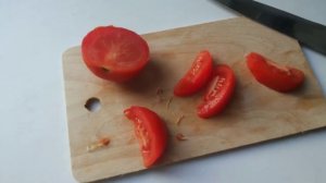 Аномальный помидор или томат с ростками внутри!