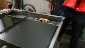 Аквапринт деталей салона Волги под красное дерево