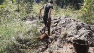 Перекапываем холм с железками. Коп Металлолома!!