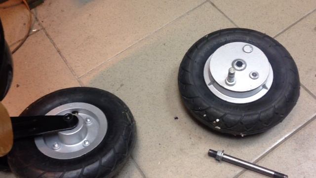 Подарок от Деда Морозас лого "ДМ" смотреть онлайн