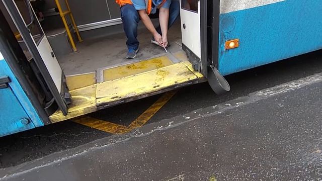 соцхам. пандус в троллейбусе привернули к полу намертво смотреть онлайн