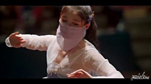 Лунный свет,влекомый облаками?