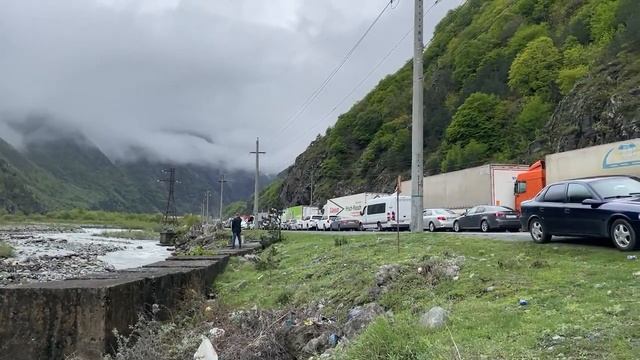 Грузинская граница 2022. 19 часов в пробке. На машине в Турцию! Часть 3. смотреть онлайн