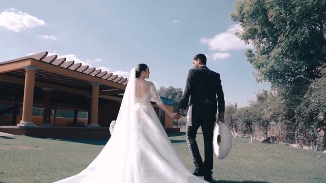 Alexa + Felipe смотреть онлайн