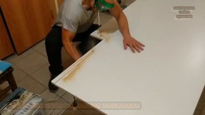 Стол подоконник с настенными коробками-полочками
