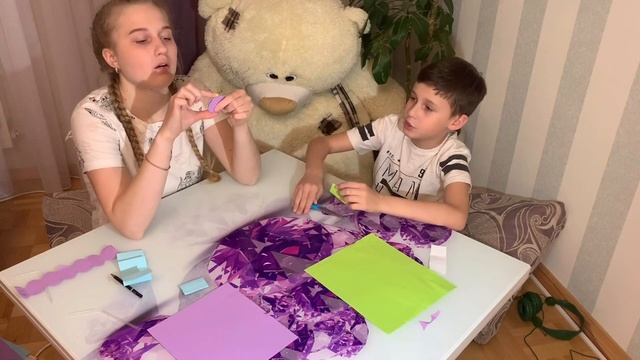 БумЛеша делает бумажных гусениц. Гонки бумажных гусениц. Кто выиграет? смотреть онлайн