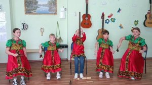 "Попурри на народные темы".