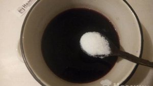 Густой кисель из замороженной черники с крахмалом