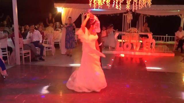 Aylin & Ferdi düğün dansı perfect ed sheeran смотреть онлайн