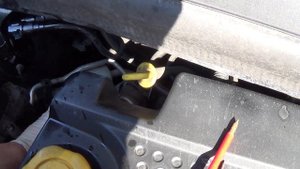 Replacing the fuel filter Opel Corsa D 2012 1.3 cdti 95HP