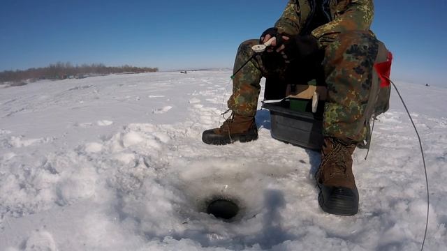 Ловля леща на чертика и безнасадочную мормышку. смотреть онлайн