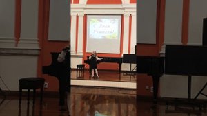 «Мы любим вас, родные ваши лица!» Песня для любимых учителей. - София Фоменко 9 лет