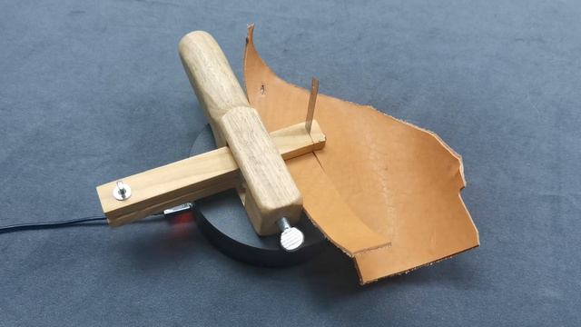 Лот - 271 Ремнерез для кожи, ясень (Strap Cutter) смотреть онлайн