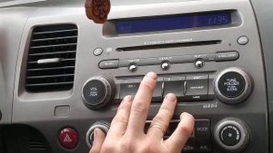 Honda Civic 4D приятная фишка с аудиосистемой