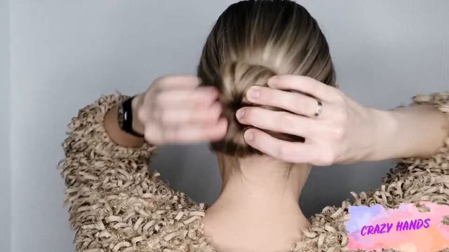 Видео. Прическа низкий пучок с акцентными заколками смотреть онлайн