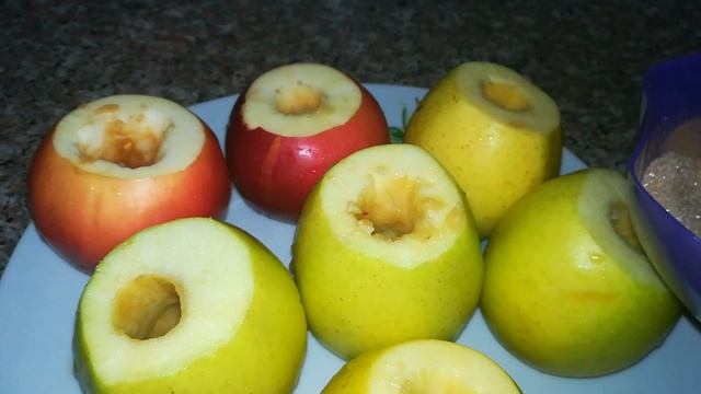 Яблоки в духовке с сахаром и корицей / Запеченные яблоки