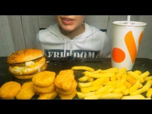 MukBang Вкусно и Точка ВЕРНУЛАСЬ ОБРАТНО!! ОТКЛЮЧИЛСЯ СВЕТА