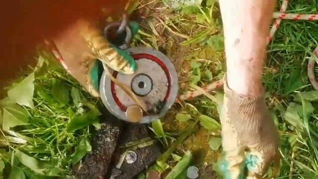 Деньги, запчасти от пистолета на поисковый магнит смотреть онлайн